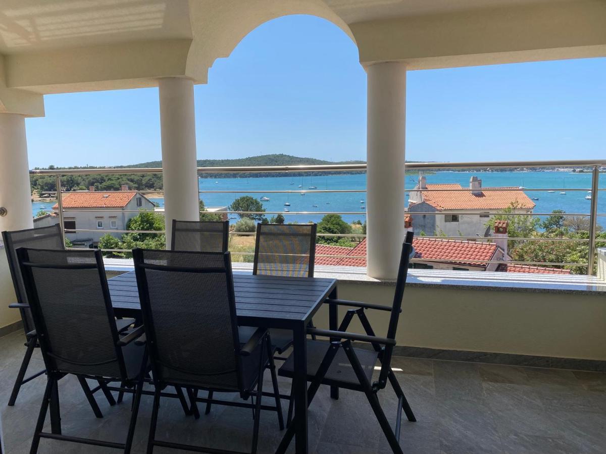 מדולין Villa Livi - Luxury Sea View Appartments מראה חיצוני תמונה